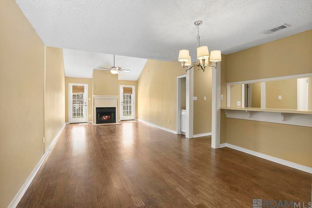 8500 Bluebonnet Blvd ##22 - Photo 5 of 22