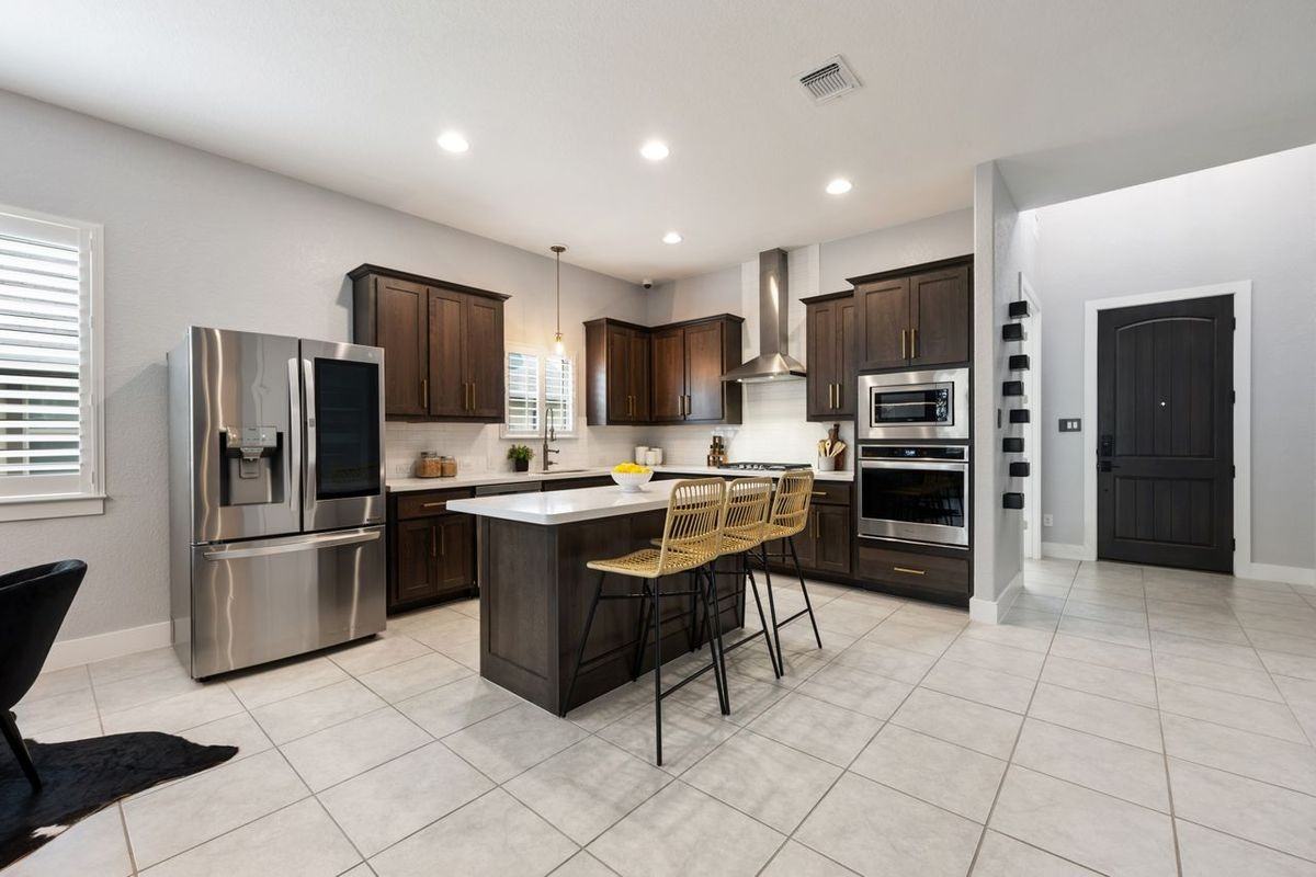5604 Anaheim Ave - Photo 4 of 37