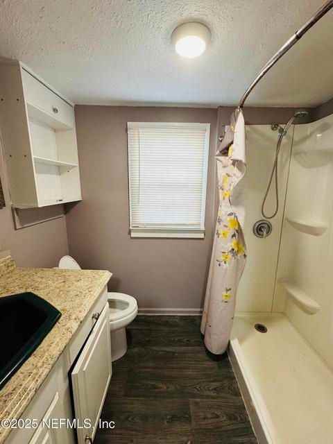 1445 Douglas St - Photo 4 of 7