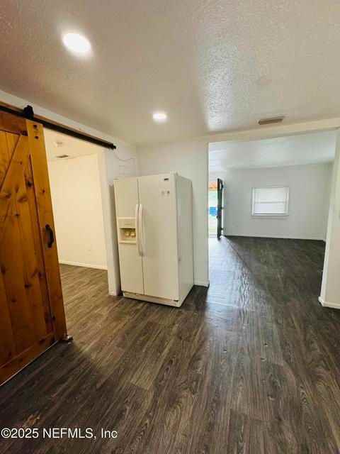 1445 Douglas St - Photo 5 of 7