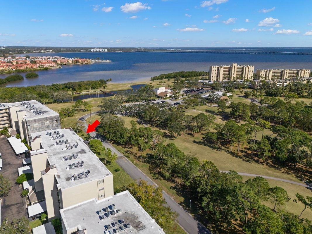 2700 Cove Cay Dr