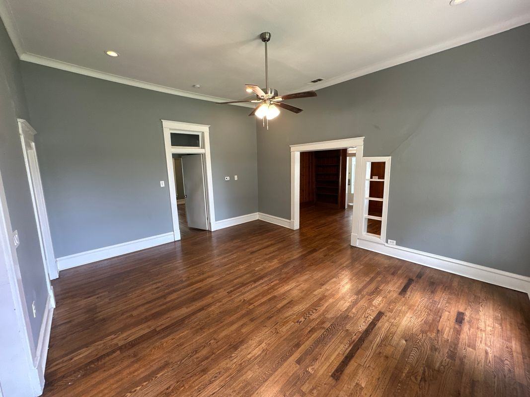 501 N Virginia St - Photo 2 of 19