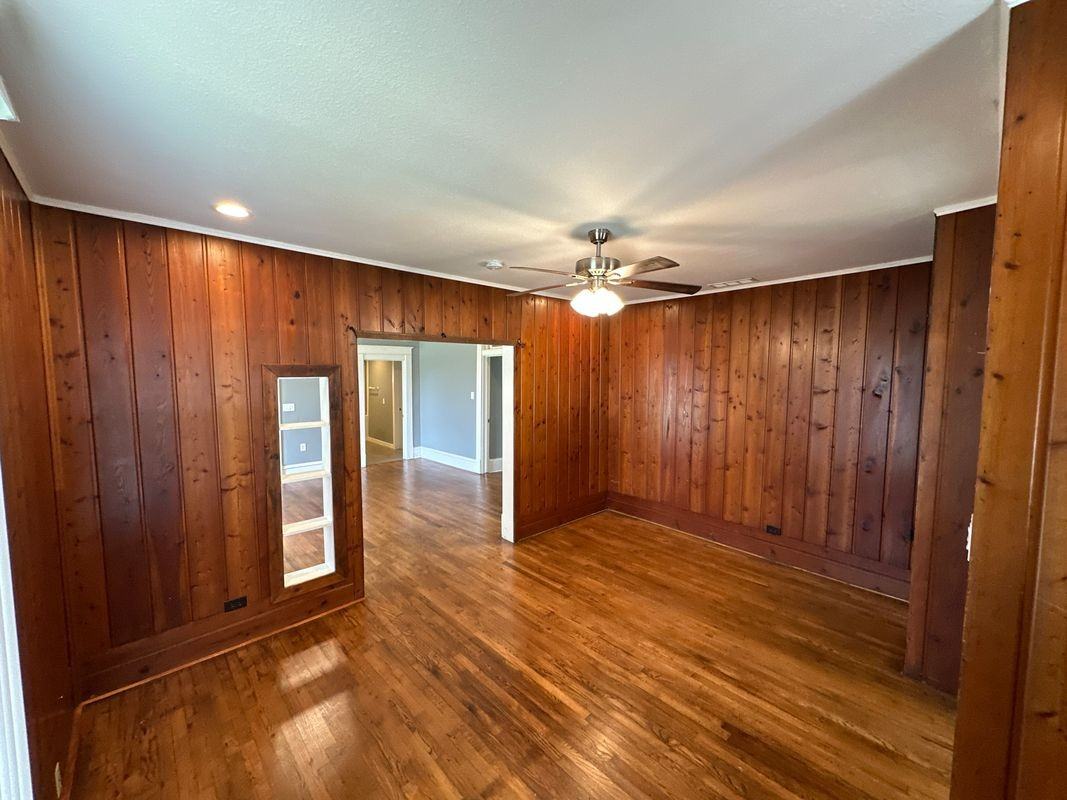 501 N Virginia St - Photo 5 of 19