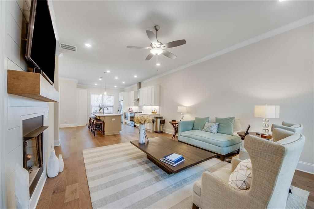 306 Burgess Walk - Photo 3 of 34