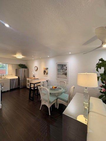601 Se 5th Ct ##102 - Photo 3 of 14