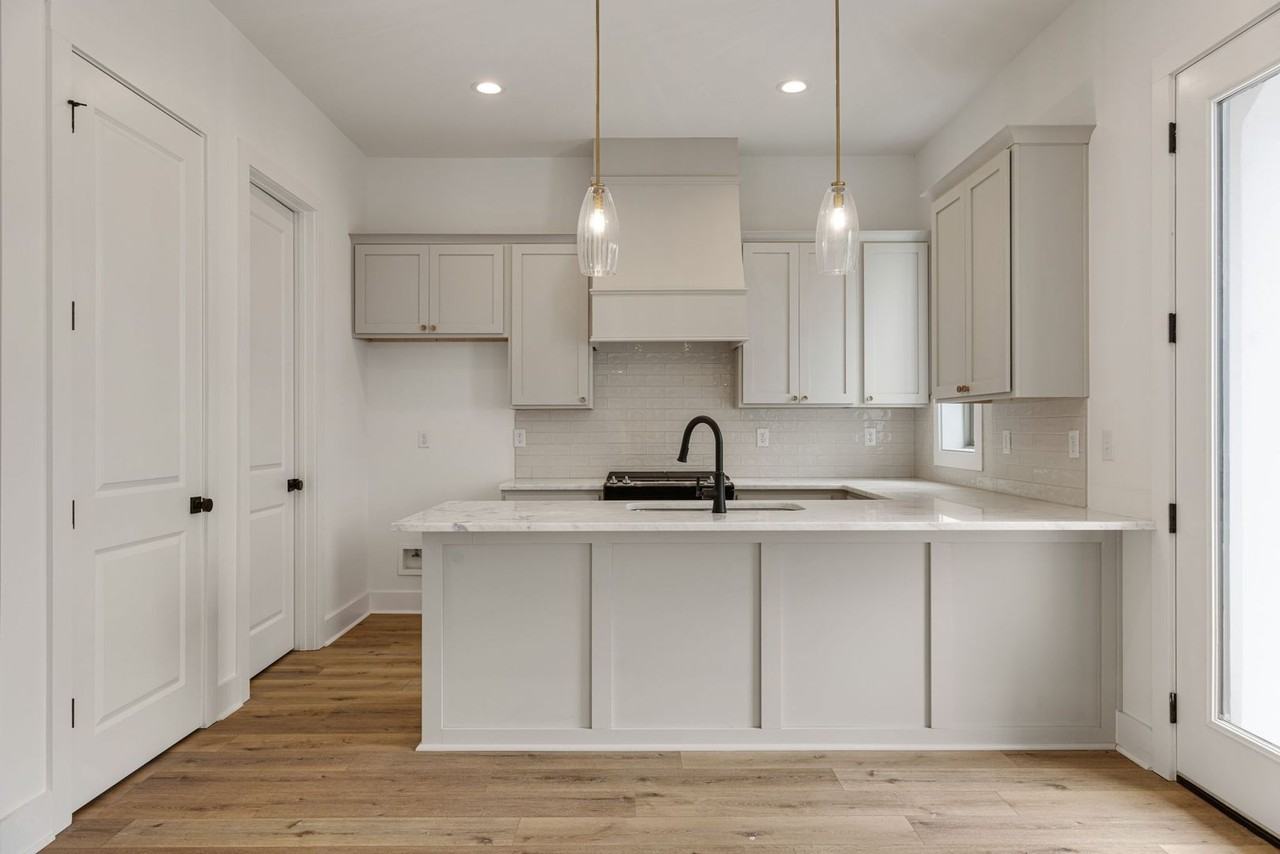 805 Broyles Street #103 - Photo 7 of 29