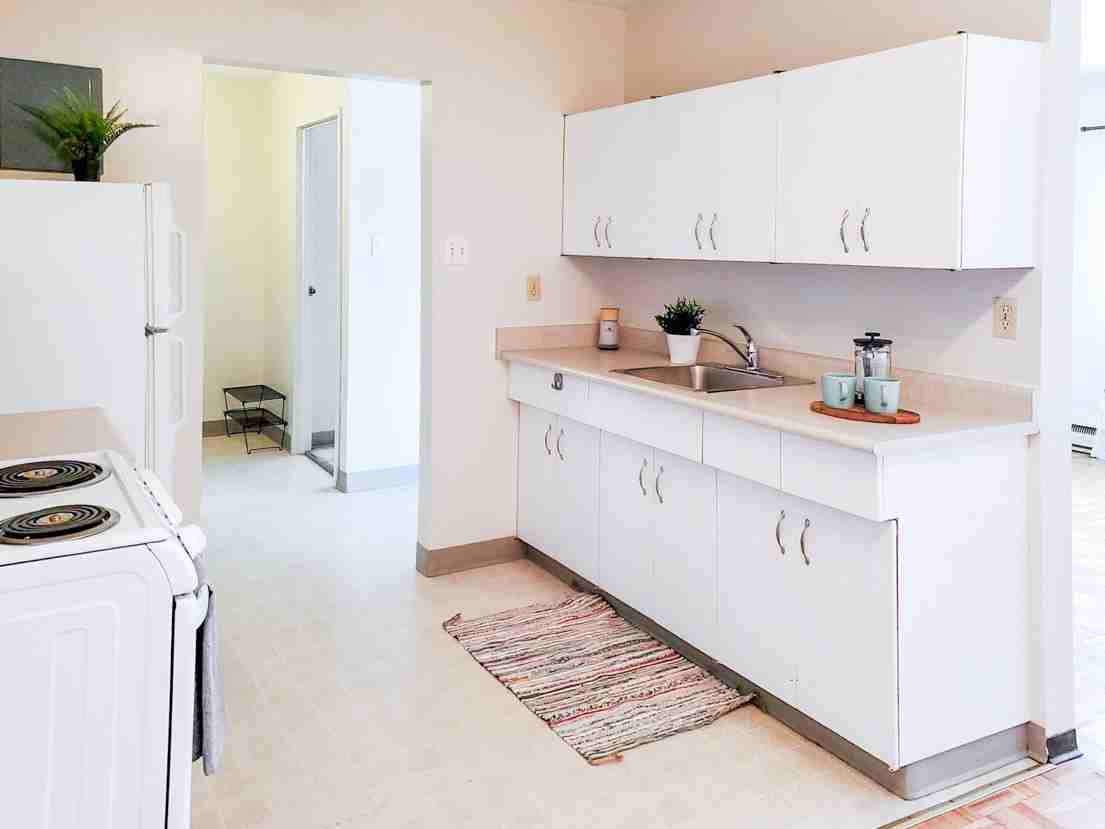 1025 Munroe Avenue - Photo 2 of 13
