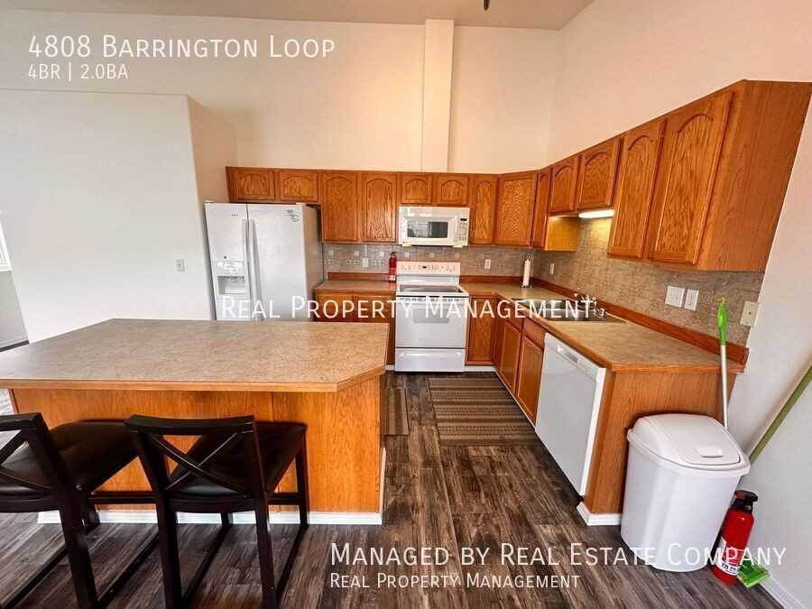 4808 Barrington Loop - Photo 4 of 23