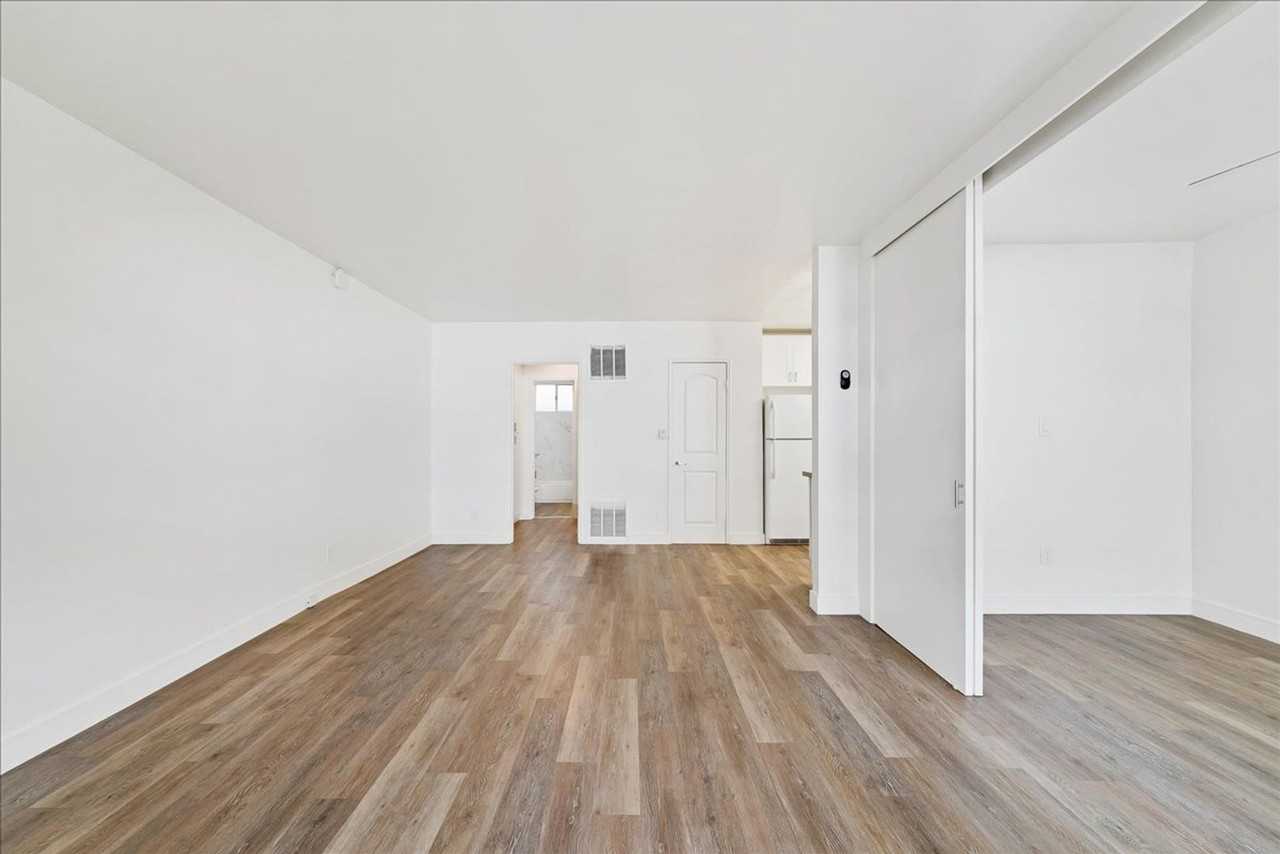 3905 Stevely Ave #08 - Photo 2 of 15