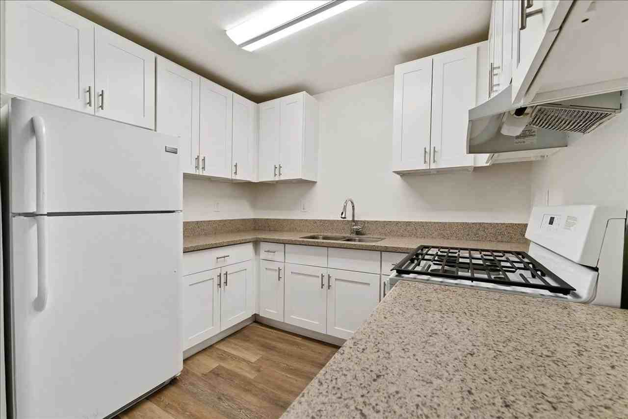 3905 Stevely Ave #08 - Photo 7 of 15