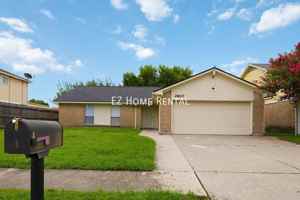 featured image of 2907 W Greens Rd