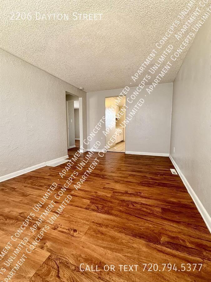 2206 Dayton St - Photo 2 of 10