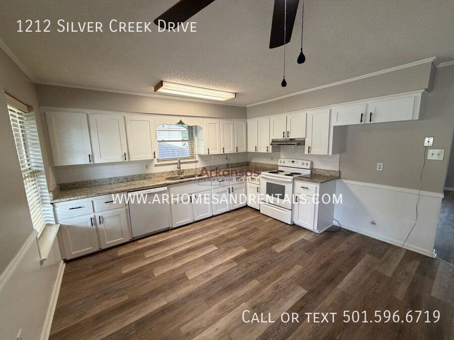 1212 Silver Creek Dr - Photo 7 of 50