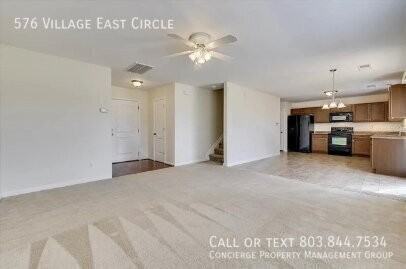 576 Village East Cir - Photo 5 of 25