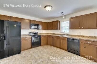 576 Village East Cir - Photo 7 of 25
