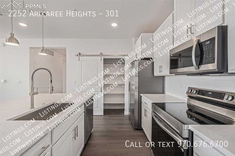 2252 Arikaree Hts #301 - Photo 4 of 27