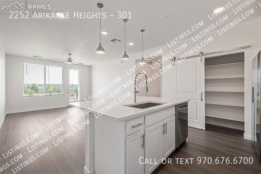 2252 Arikaree Hts #301 - Photo 7 of 27