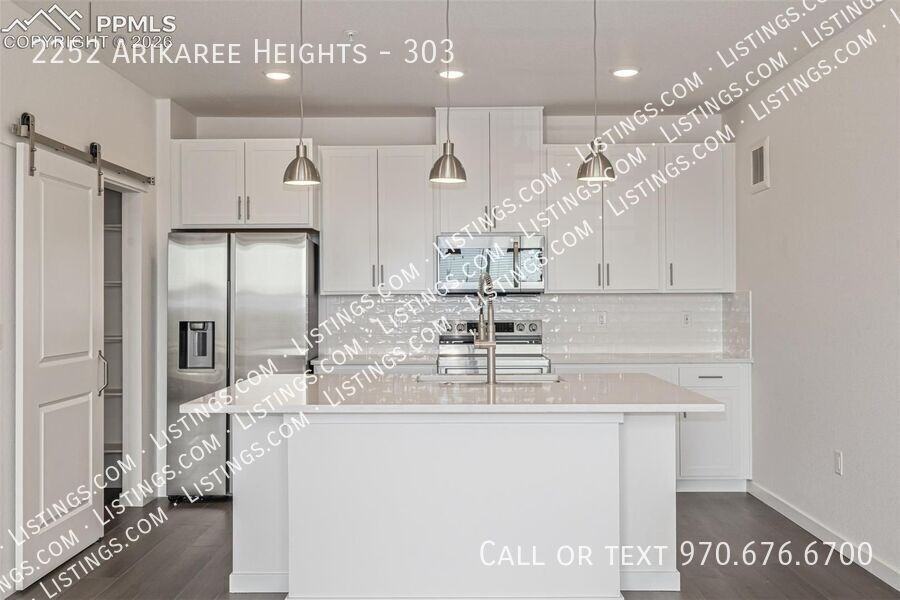 2252 Arikaree Hts #303 - Photo 5 of 28