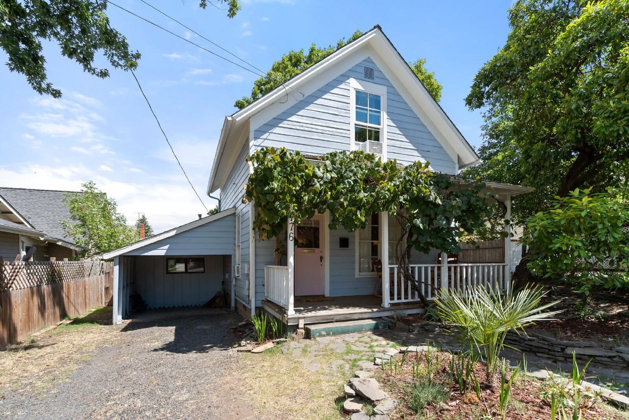 176 Skidmore St - Photo 2 of 28