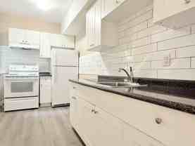 524 Pitt St W #206 - Photo 1 of 1