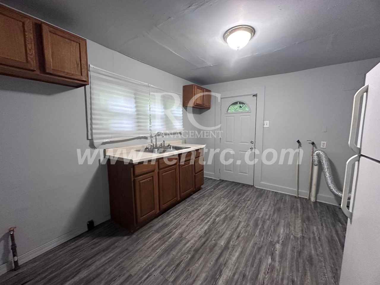 708 Harmon St - Photo 2 of 13