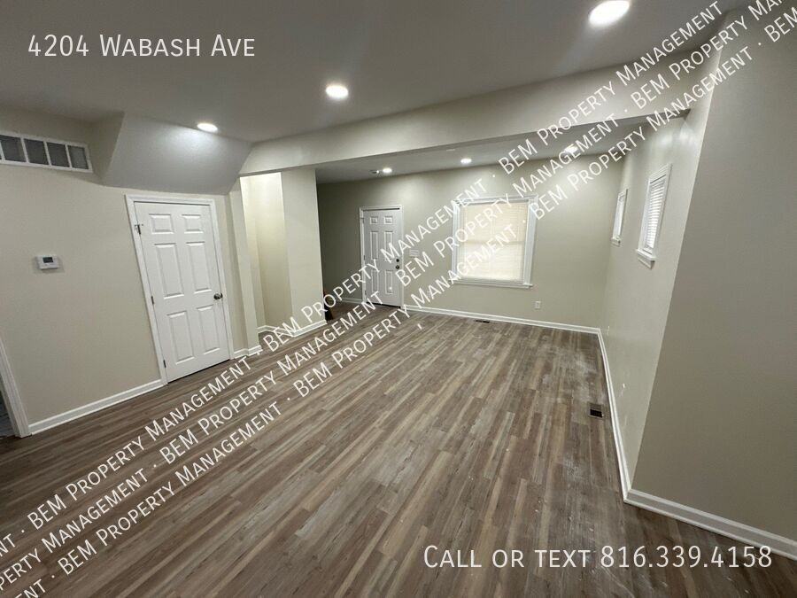 4204 Wabash Ave - Photo 4 of 18