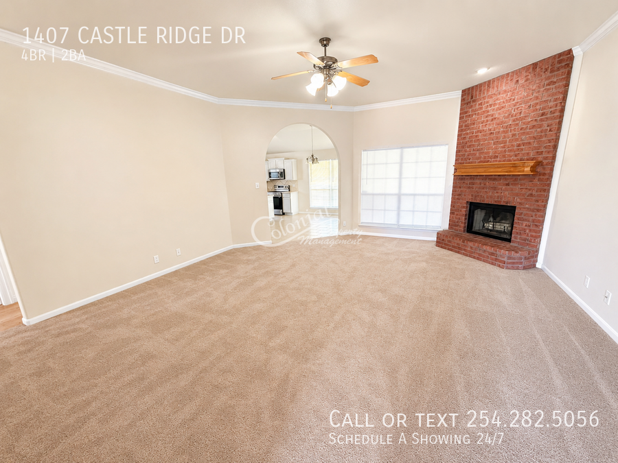 1407 Castle Ridge Dr - Photo 4 of 24