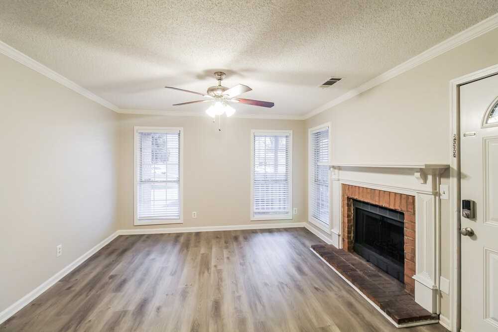 839 Ashley Ln - Photo 4 of 17