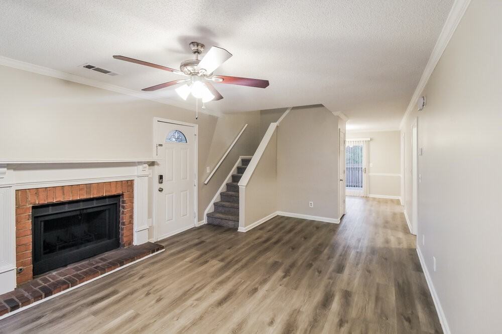 839 Ashley Ln - Photo 5 of 17