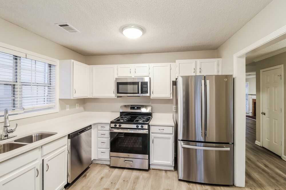 839 Ashley Ln - Photo 7 of 17