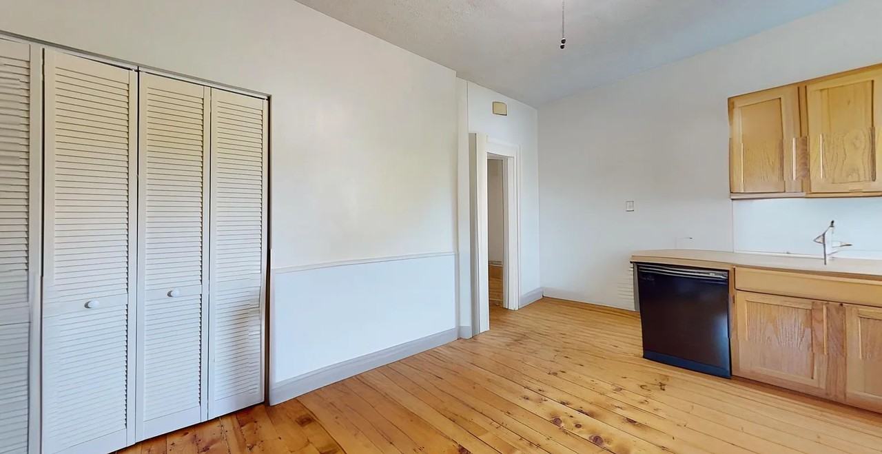 37 Franklin St #2 - Photo 6 of 8