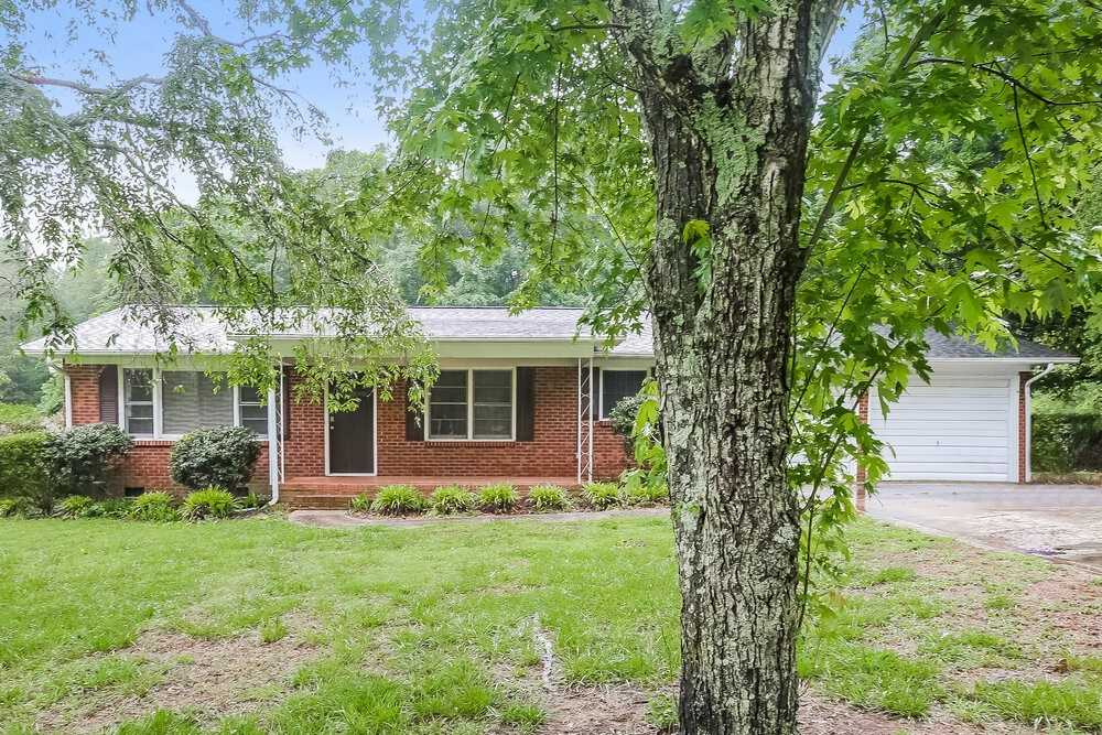 125 Pinevale Dr - Photo 3 of 18
