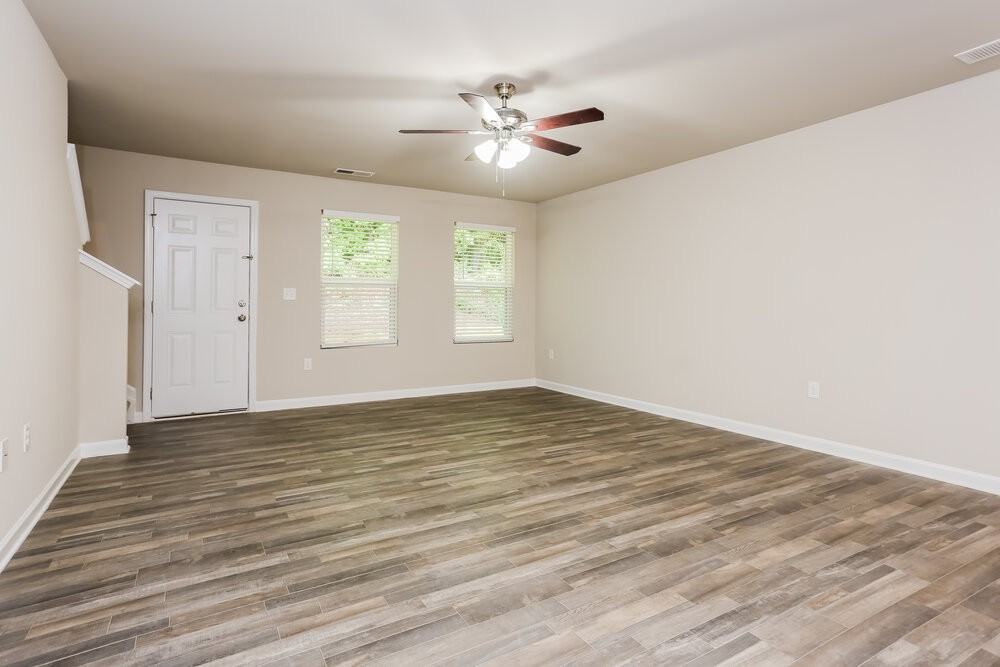 2569 Wood Bend Ln - Photo 4 of 17