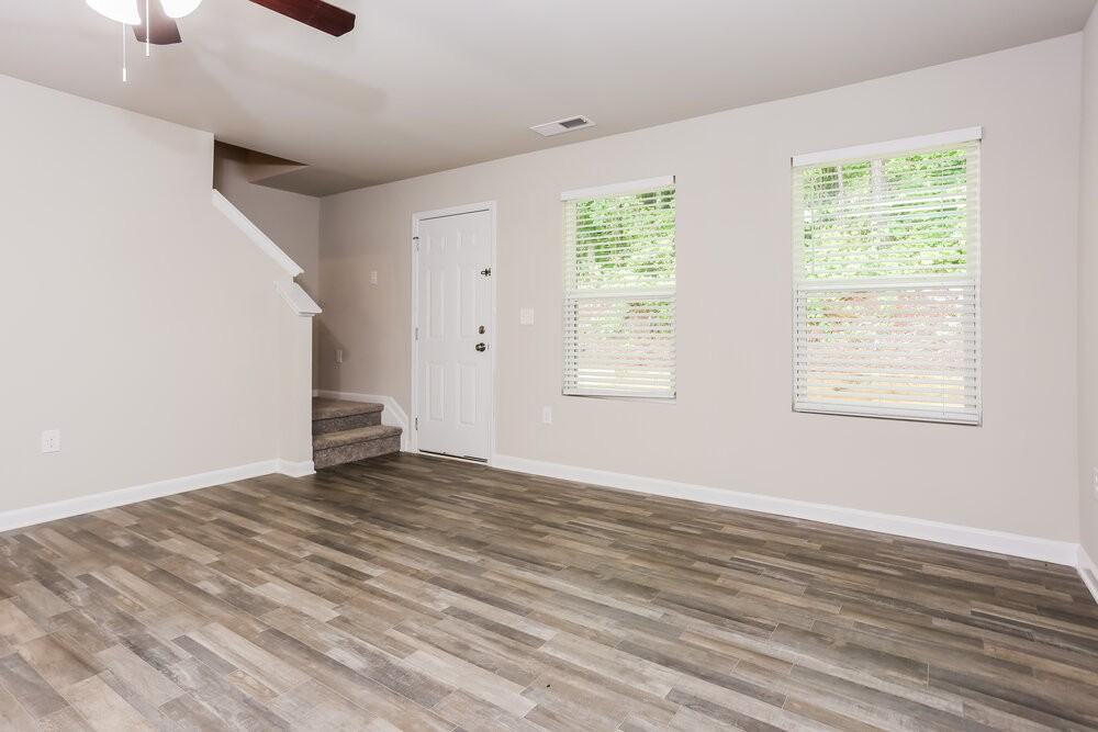 2569 Wood Bend Ln - Photo 5 of 17