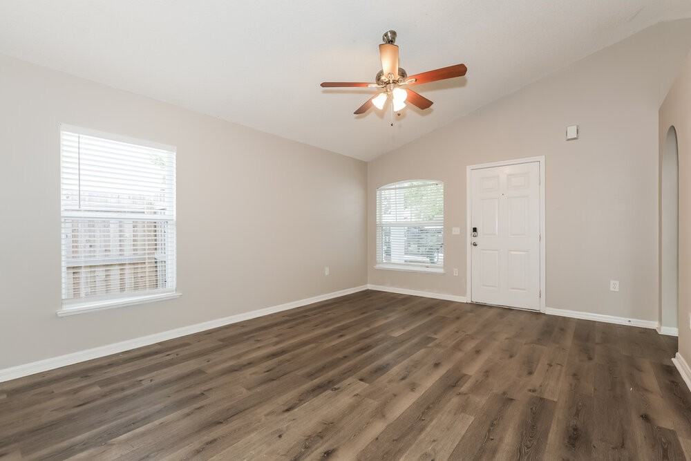 30319 Birdhouse Dr - Photo 3 of 16