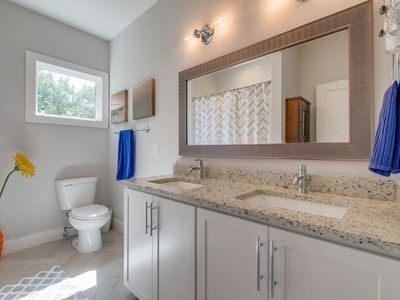 1023 Petway Ave #B - Photo 6 of 20