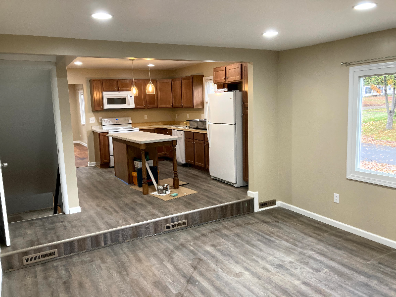300 Kenwood Ave - Photo 6 of 25