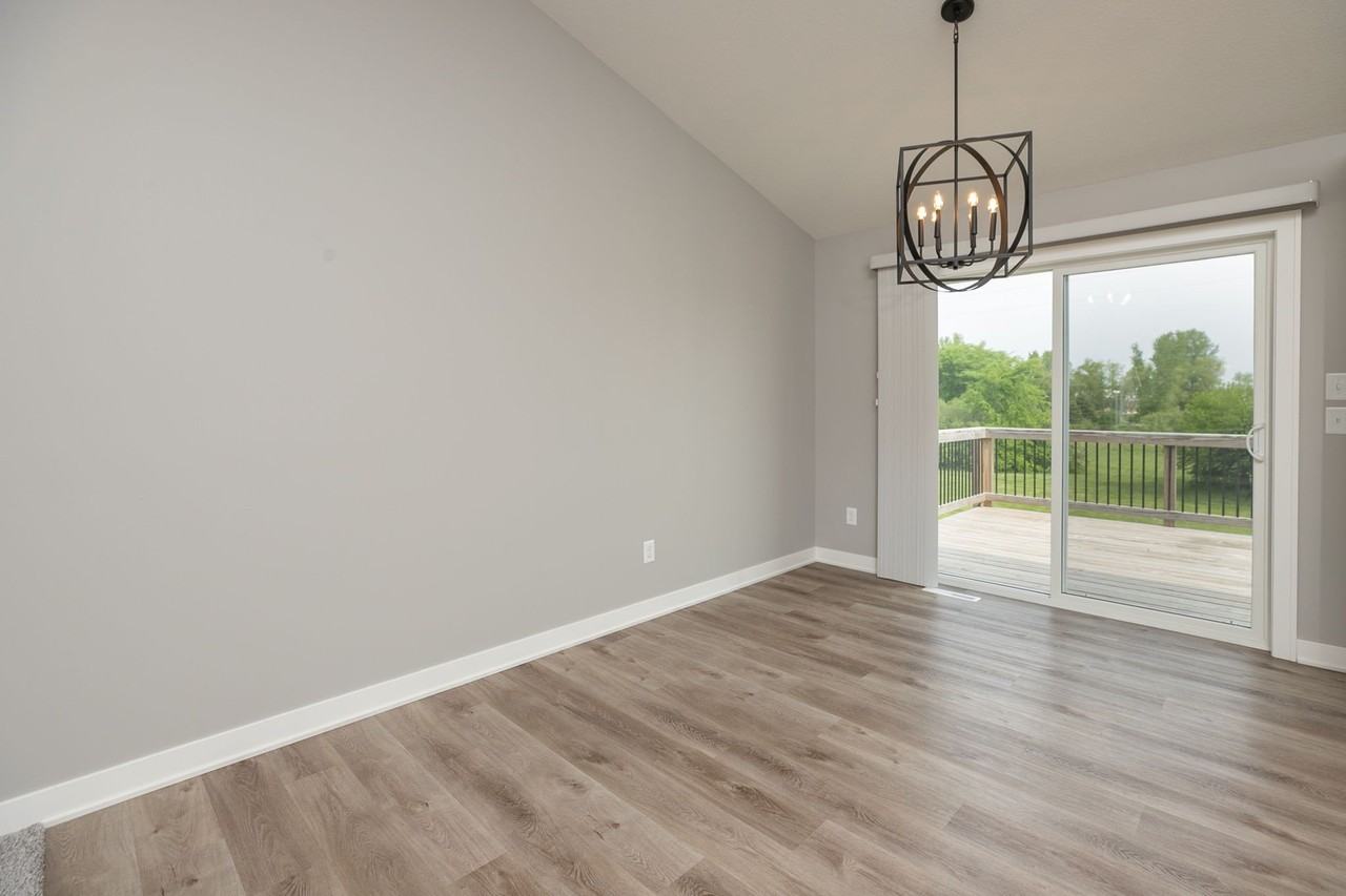 699 Steenhoek Ln Ne - Photo 6 of 20