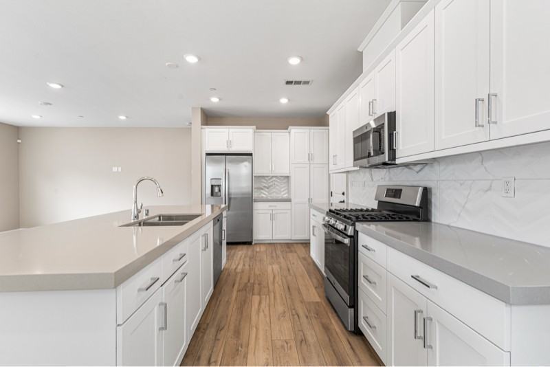 2195 Bluestone Cir - Photo 4 of 28
