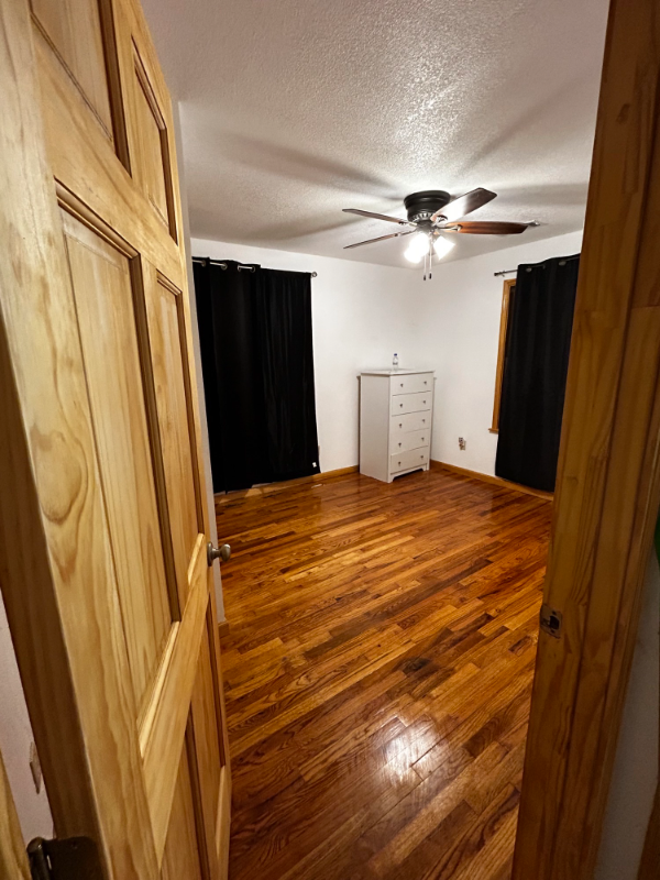 4216 S Travis St - Photo 4 of 11