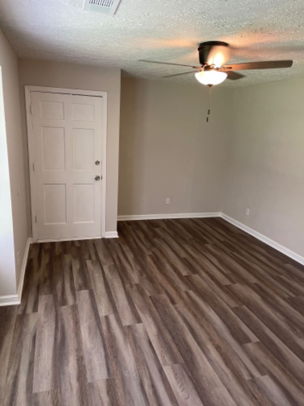 9245 Colony Dr Nw #B - Photo 4 of 28