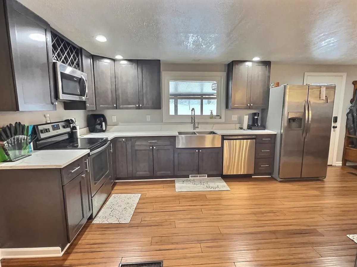 437 New Castle St #1 - Photo 4 of 32