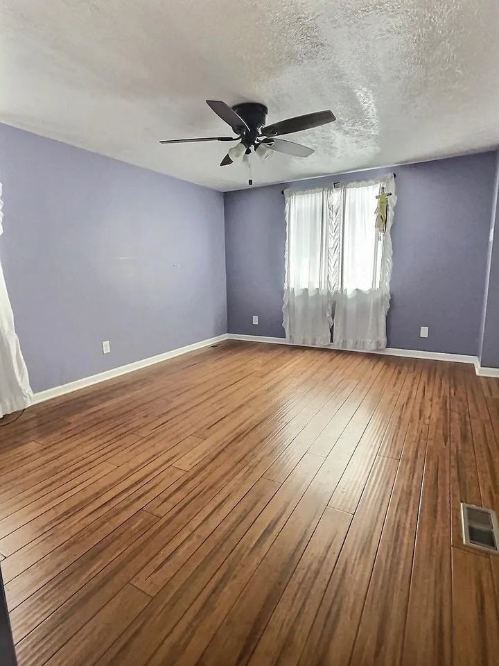 437 New Castle St #1 - Photo 5 of 32