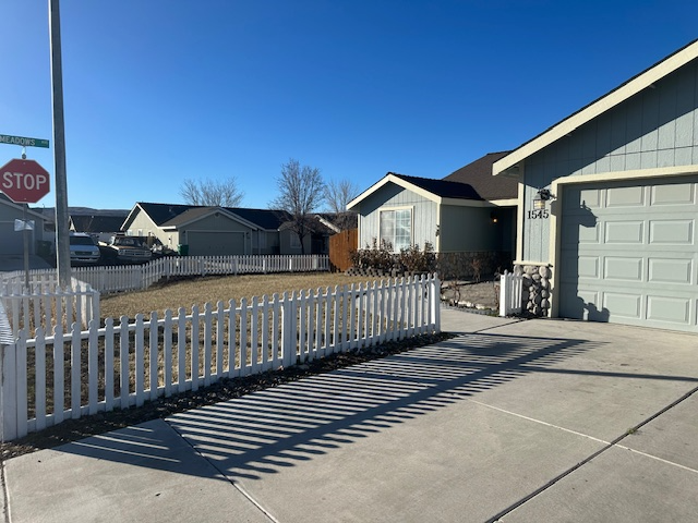 1545 Wrangler Ln - Photo 3 of 19