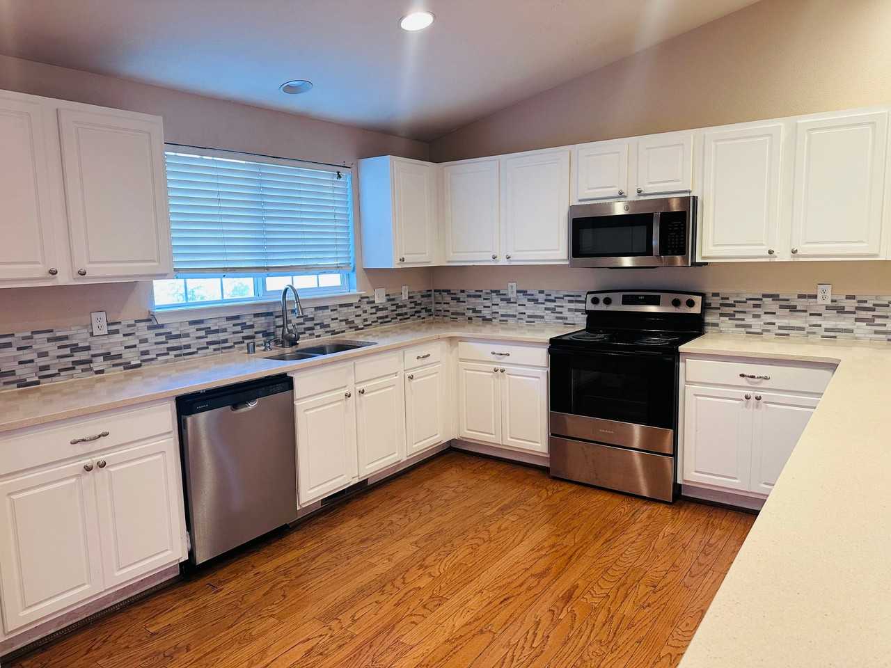 1545 Wrangler Ln - Photo 5 of 19