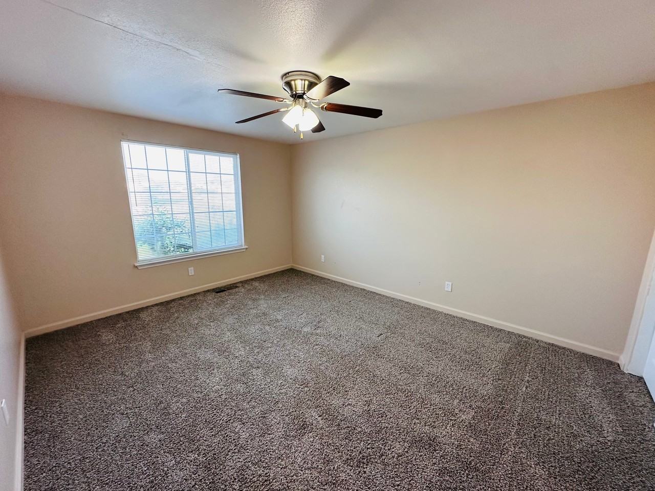 1545 Wrangler Ln - Photo 6 of 19