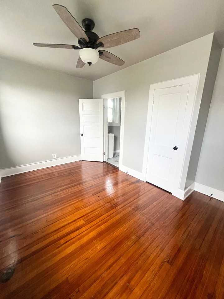 1411 Leigh St #4B - Photo 4 of 11