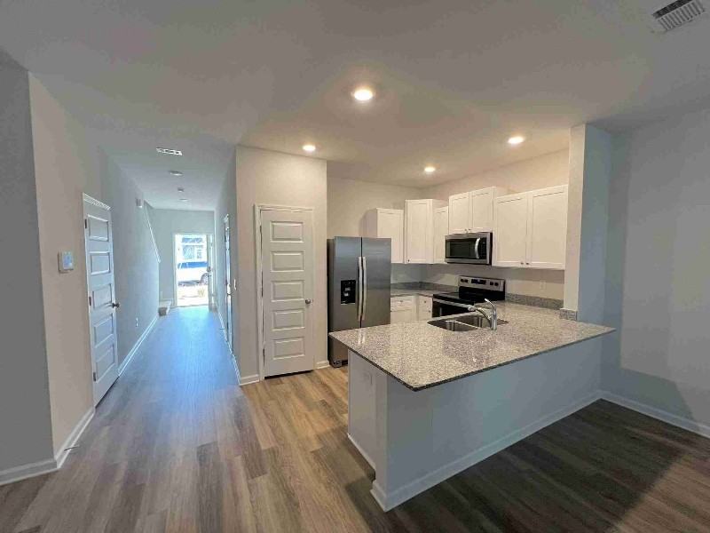 1755 Jakes Dr - Photo 4 of 15