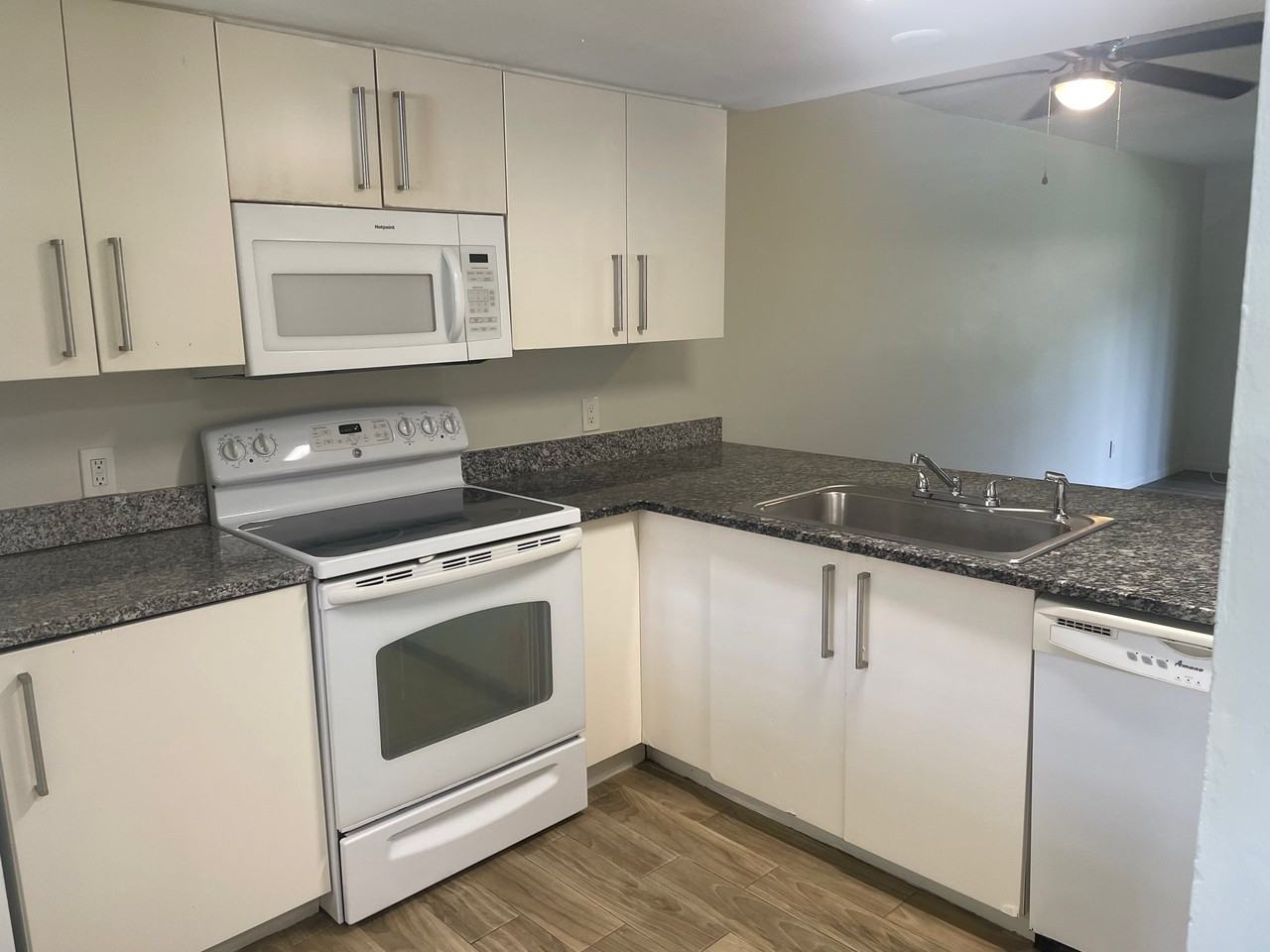 6308 Newtown Cir #8A3 - Photo 3 of 11
