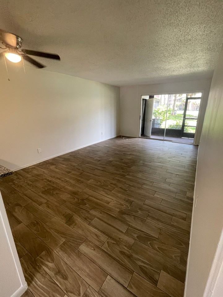 6308 Newtown Cir #8A3 - Photo 6 of 11